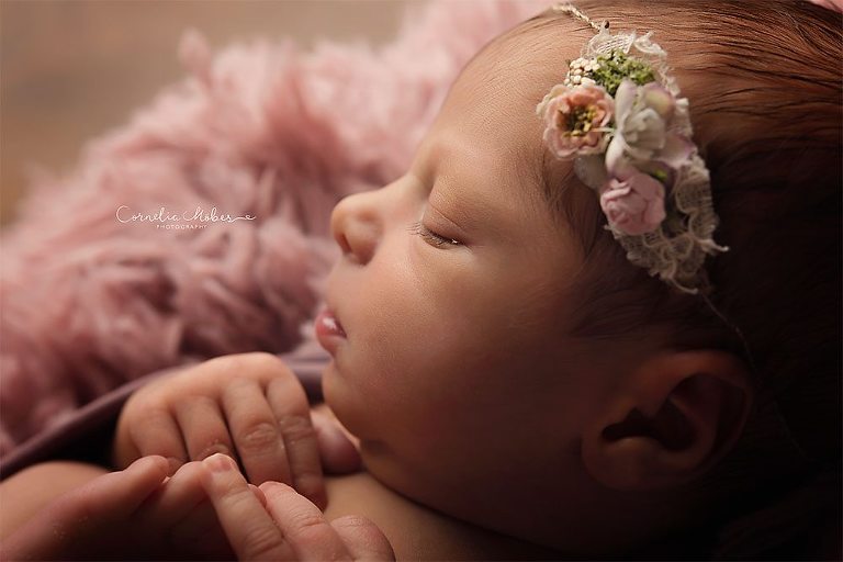 Neugeborenenbilder Neugeborenenshooting Neugeborenenfotografie newbornphotography newborn shooting Babyfotografie Babyfotograf Zug Zürich Luzern Aargau Schwyz Cornelia Moebes Photography