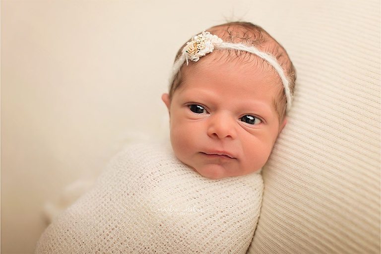 Neugeborenenbilder Neugeborenenshooting Neugeborenenfotografie newbornphotography newborn shooting Babyfotografie Babyfotograf Zug Zürich Luzern Aargau Schwyz Cornelia Moebes Photography