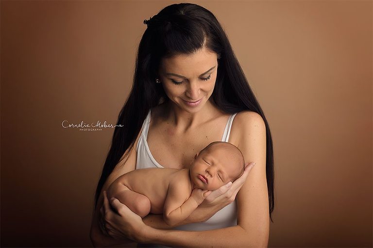 Neugeborenenbilder Neugeborenenshooting Neugeborenenfotografie newbornphotography newborn shooting Babyfotografie Babyfotograf Zug Zürich Luzern Aargau Schwyz Cornelia Moebes Photography