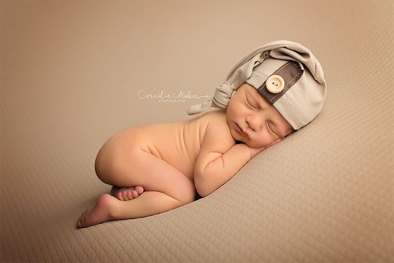 Neugeborenenbilder Neugeborenenshooting Neugeborenenfotografie newbornphotography newborn shooting Babyfotografie Babyfotograf Zug Zürich Luzern Aargau Schwyz Cornelia Moebes Photography