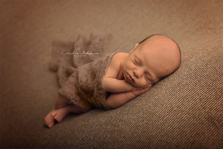 Neugeborenenbilder Neugeborenenshooting Neugeborenenfotografie newbornphotography newborn shooting Babyfotografie Babyfotograf Zug Zürich Luzern Aargau Schwyz Cornelia Moebes Photography