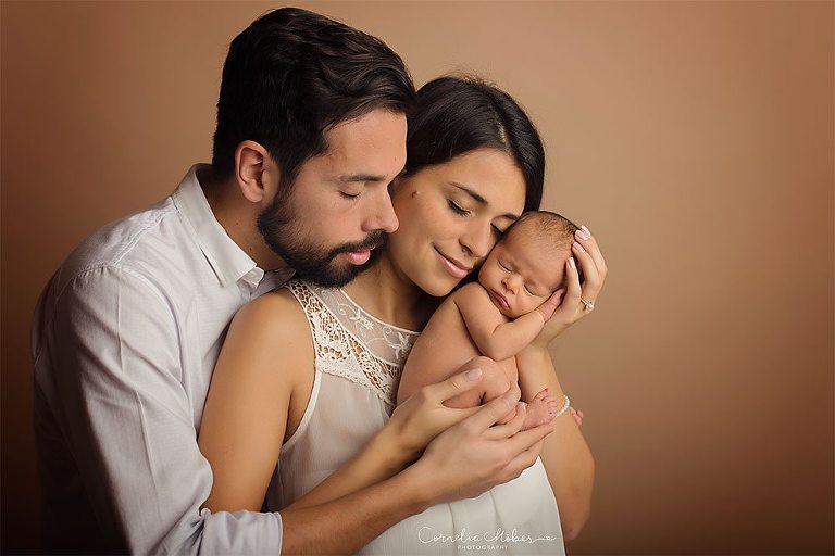 Neugeborenenbilder Babygirl Babyfotografie newbornshooting Neugeborenenfotografie Babyfotos Familie Cornelia Moebes Photography