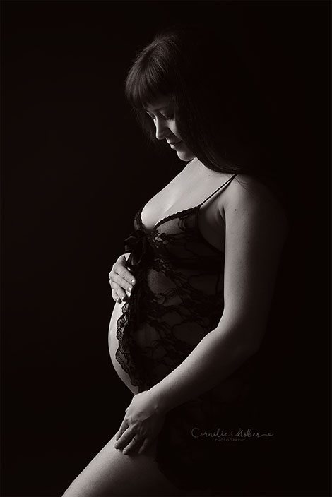 Schwangerschaftsfotos-Schwangerschaftsshooting Schwangerschaftsfotografie Babybauch Shooting maternity photographer Mutterschaft Babyfotograf Babyshooting newbornshooting Neugeborenenfotografie Cornelia Moebes Photography Schweiz Zuerich Luzern Zug Aargau Schwyz