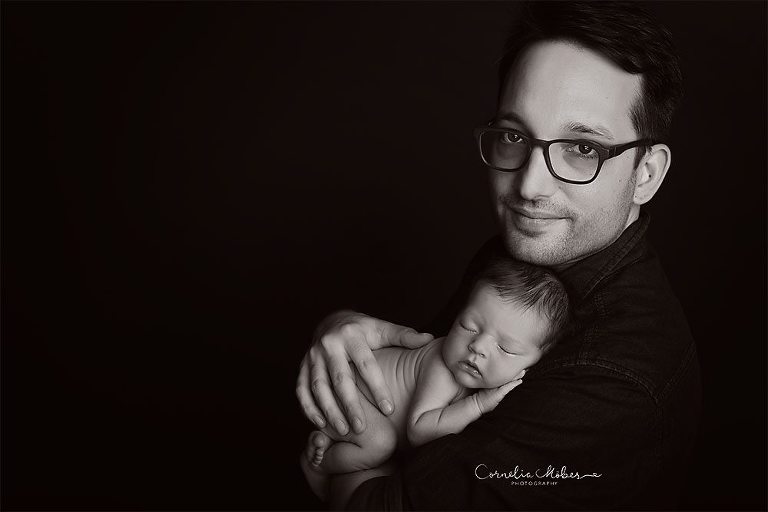 Neugeborenenbilder Babyboy Babyfotografie newbornshooting Neugeborenenfotografie Babyfotos Familie Cornelia Moebes Photography