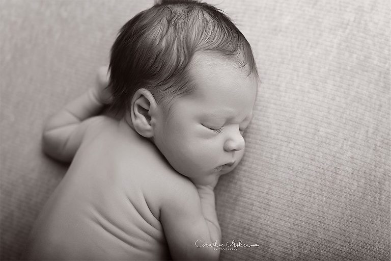Neugeborenenbilder Babyboy Babyfotografie newbornshooting Neugeborenenfotografie Babyfotos Familie Cornelia Moebes Photography