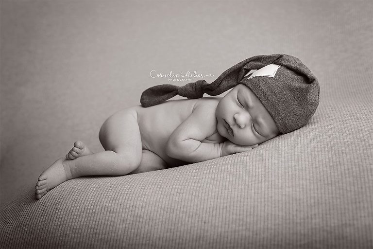 Neugeborenenbilder Babyboy Babyfotografie newbornshooting Neugeborenenfotografie Babyfotos Familie Cornelia Moebes Photography
