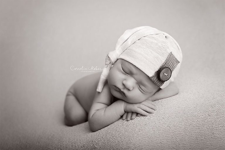 Neugeborenenbilder Babyboy Babyfotografie newbornshooting Neugeborenenfotografie Babyfotos Familie Cornelia Moebes Photography