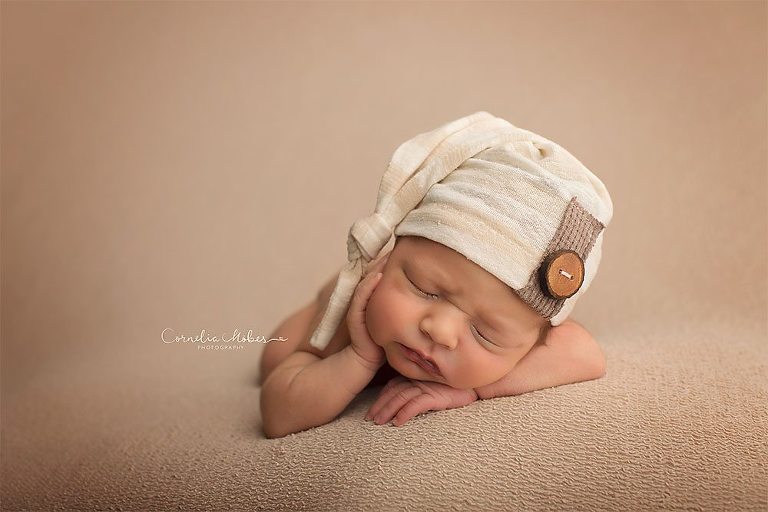 Neugeborenenbilder Babyboy Babyfotografie newbornshooting Neugeborenenfotografie Babyfotos Familie Cornelia Moebes Photography