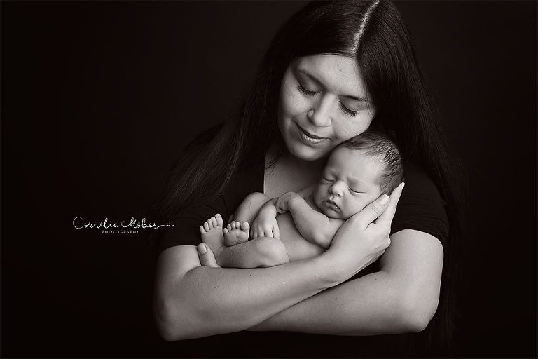 Neugeborenenbilder Babyboy Babyfotografie newbornshooting Neugeborenenfotografie Babyfotos Familie Cornelia Moebes Photography