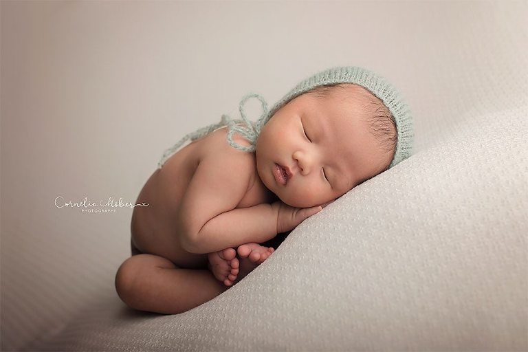 Neugeborenenshooting Neugeborenenfotografie Babyfotografie newbornshooting baby girl maternity composite Cornelia Moebes Photography