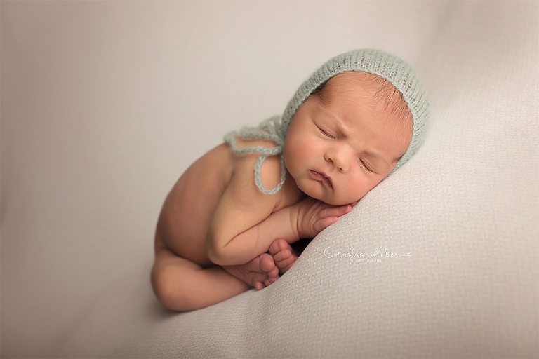 Neugeborenenshooting Neugeborenenbilder Neugeborenenfotografie Babyfotografie Babyshooting Kinderportraits Familienfotos Cornelia Moebes Photography
