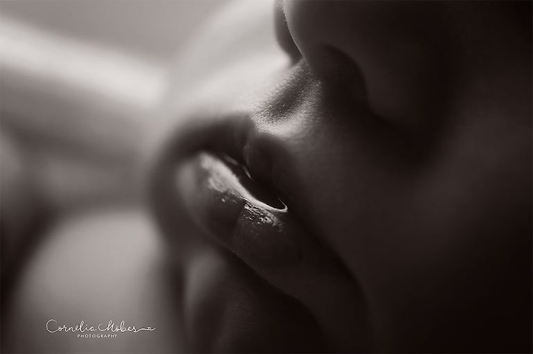 Neugeborenenshooting Neugeborenenbilder Neugeborenenfotografie Babyfotografie Babyshooting Kinderportraits Familienfotos Cornelia Moebes Photography