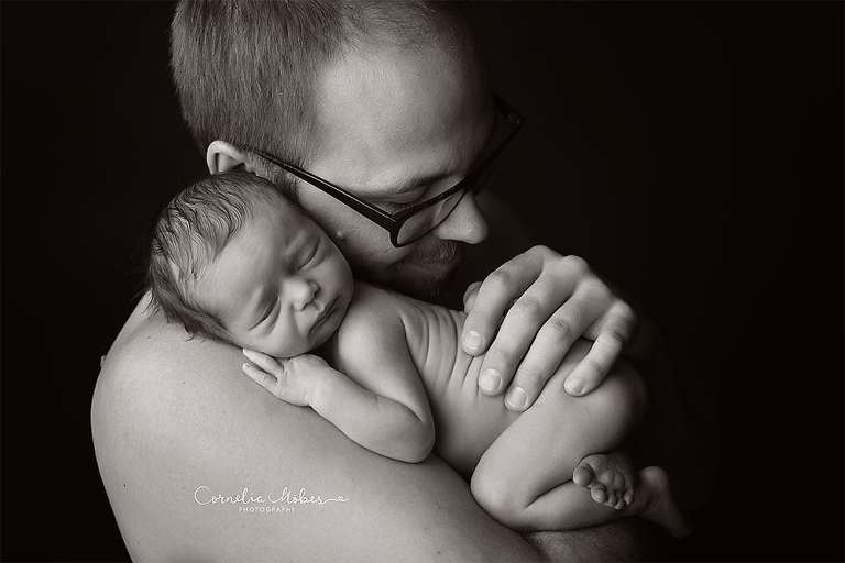 Neugeborenenshooting Newbornsession Neugeborenenfotograf Babyfotografie Babybilder erste Portraits Familienshooting Cornelia Moebes Photography Zug Zürich Luzern