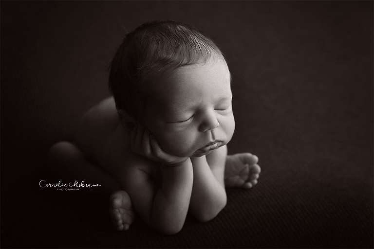 Neugeborenenshooting Newbornsession Neugeborenenfotograf Babyfotografie Babybilder erste Portraits Familienshooting Cornelia Moebes Photography Zug Zürich Luzern