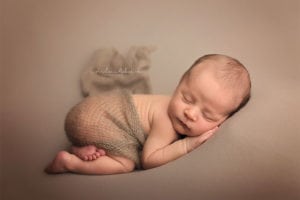 Neugeborenenshooting Newbornsession Neugeborenenfotograf Babyfotografie Babybilder erste Portraits Familienshooting Cornelia Moebes Photography Zug Zürich Luzern