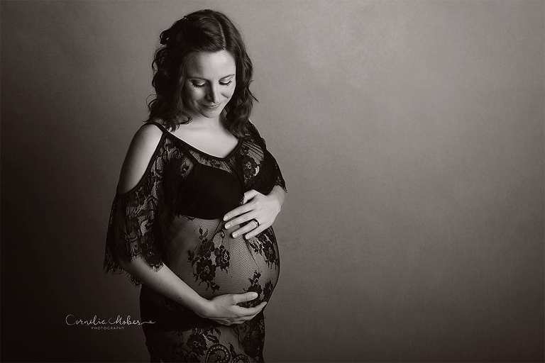 Babybauchshooting Babybauch Schwangerschaftsfotografie maternity portrait Cornelia Moebes Photography Zug Zürich Zentralschweiz