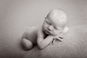 Neugeborenenbilder Newbornshooting Newborn Photographer Portrait Babyfotografie Cornelia Moebes Photography