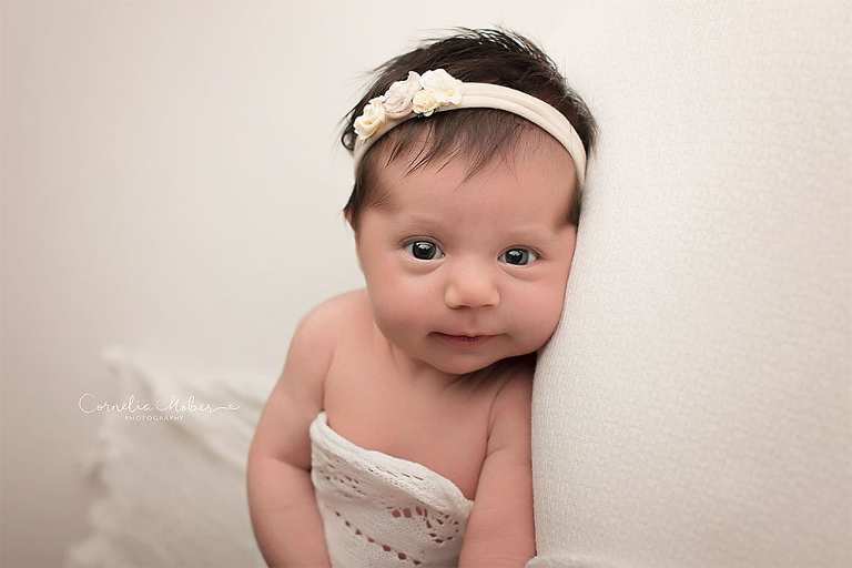 Neugeborenenbilder Newbornshooting Babyfotografie Cornelia Moebes Photography Baar