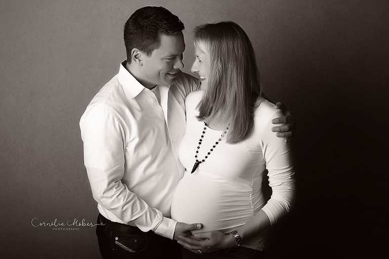Schwangerschaftsfotos maternity photography Babybauchshooting Cornelia Moebes Photography