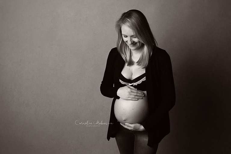 Schwangerschaftsfotos maternity photography Babybauchshooting Cornelia Moebes Photography