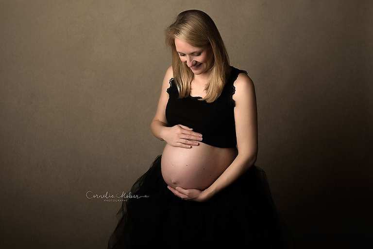 Schwangerschaftsfotos maternity photography Babybauchshooting Cornelia Moebes Photography