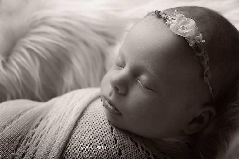 Neugeborenenbilder Neugeborenenfotografin Neugeborenenshooting Newborn Photographer Babyshooting Babyfotos Portrait Fotografin Zug Zürich Zentralschweiz Cornelia Moebes Photography Twins Zwillinge