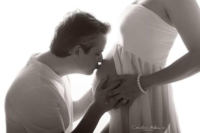 Schwangerschaftsportraits Schwangerschaftsshooting Schwangerschaftsfotografie Babybauch maternity shooting werdende Mama Mutterschaft Portrait Cornelia Moebes Photography Zug Zürich Luzern Aargau