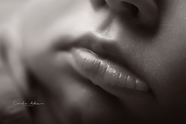 Neugeborenenbilder Neugeborenenfotografin Neugeborenenshooting Newborn Photographer Babyshooting Babyfotos Portrait Fotografin Zug Zürich Zentralschweiz Cornelia Moebes Photography