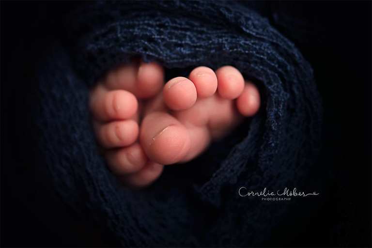 Newbornshooting Newbornphotography Babyfotografie Neugeborenenfotografie Neugeborene Neugeborenenfotos Neugeborenenshooting Babybilder Fotograf Zug Zürich Cornelia Moebes Photography