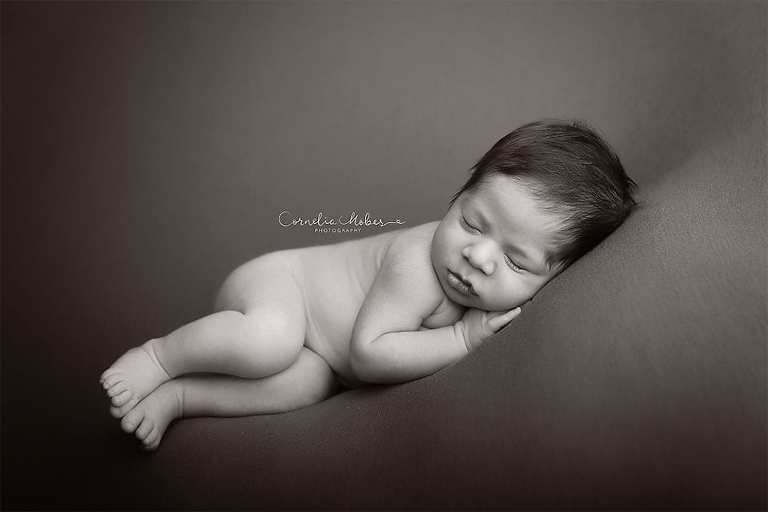 Newbornshooting Newbornphotography Babyfotografie Neugeborenenfotografie Neugeborene Neugeborenenfotos Neugeborenenshooting Babybilder Fotograf Zug Zürich Cornelia Moebes Photography