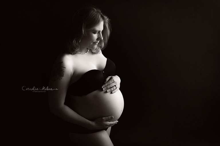 Schwangerschaftsfotografie Schwangerschaftsbilder maternity Babybauch Shooting Mom to be Mutterschaft Familienfotos Cornelia Moebes Photography Zug Zürich