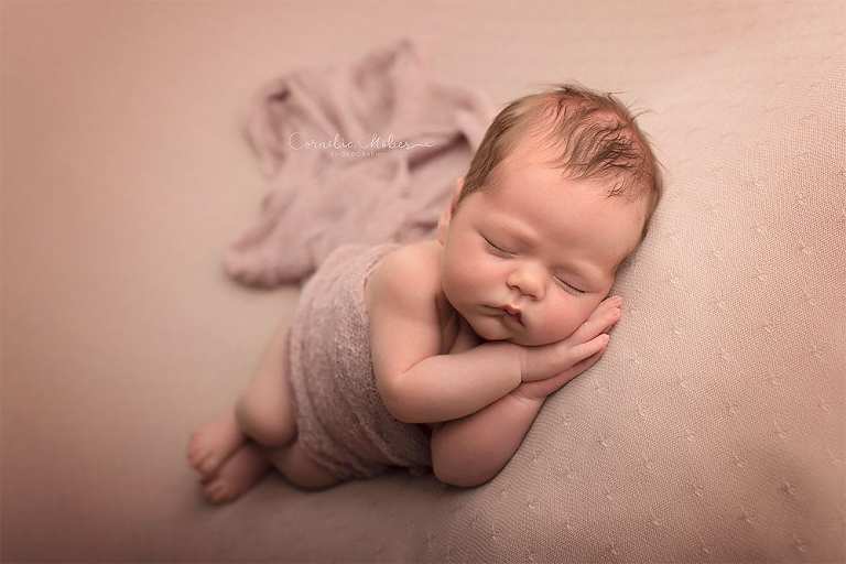 Neugeborene, Neugeborenenfotos, Neugeborenenfotografie, Neugeborenenfotografie Zug, Neugeborenenfotografie Zürich, Neugeborenenfotografie Luzern, Neugeborenenfotografie Aargau, Neugeborenenfotografie Schwyz, Neugeborenenfotografie Schweiz, Newbornshooting, Newborn Photographer, Newborn Photography, Babyfotografie, Babyfotos, Baby Photographer, Baby Fotoshooting, Babyfotografie Zug, Babyfotografie Zürich, Babyfotografie Luzern, Babyfotografie Aargau, Babyfotografie Schwyz, Babyfotografie Schweiz,