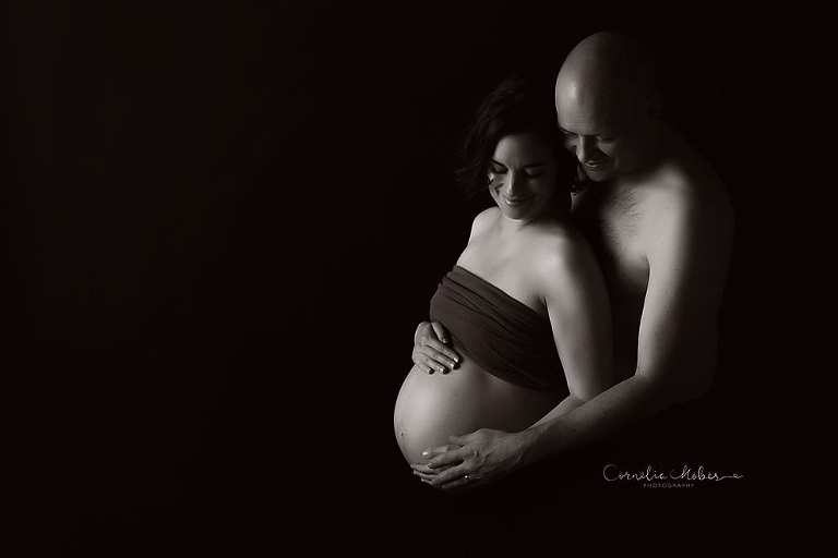 Schwangerschaftsfotografie Schwangerschaftsbilder maternity Babybauch Shooting Mom to be Mutterschaft Familienfotos Cornelia Moebes Photography Zug Zürich