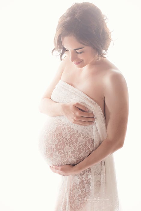 Schwangerschaftsfotografie Schwangerschaftsbilder maternity Babybauch Shooting Mom to be Mutterschaft Familienfotos Cornelia Moebes Photography Zug Zürich