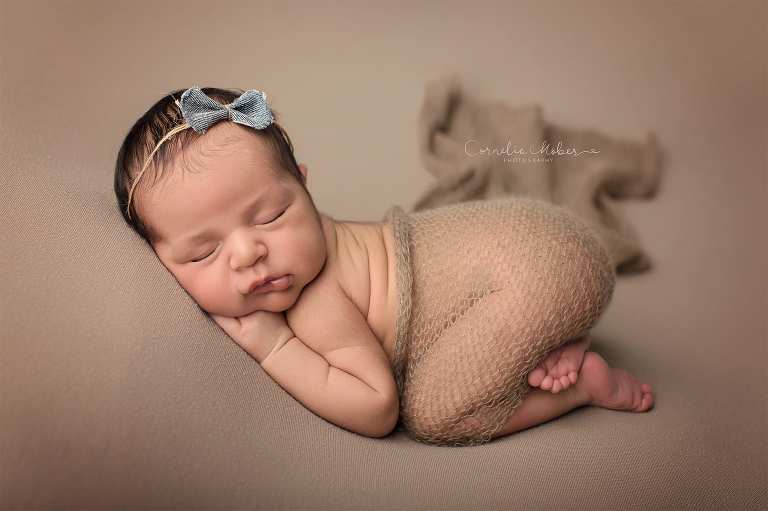Neugeborenenfotografie Neugeborenenfotos Newbornportraits Newbornshoot Newborn Baby Photographer Babyshoot Babyfotografie Portrait Familie Cornelia Moebes Photography