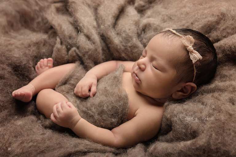 Neugeborenenfotografie Neugeborenenfotos Newbornportraits Newbornshoot Newborn Baby Photographer Babyshoot Babyfotografie Portrait Familie Cornelia Moebes Photography