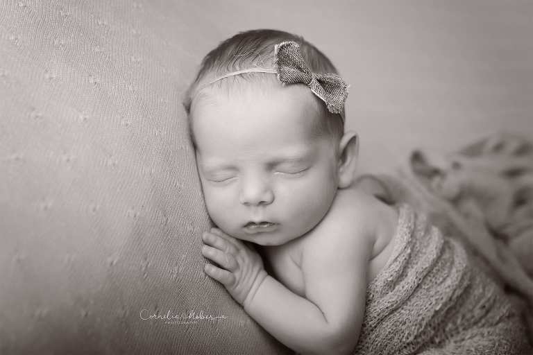 Neugeborenenfotografie Neugeborenenfotos Newbornportraits Newbornshoot Newborn Baby Photographer Babyshoot Babyfotografie Portrait Familie siblings Geschwisterfoto Cornelia Moebes Photography Zug Zürich Luzern