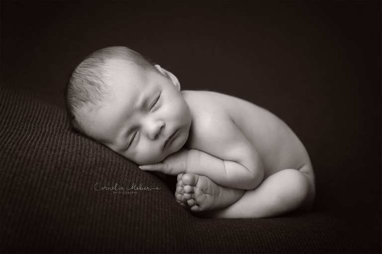 Neugeborenenfotografie Neugeborenenfotos Newbornportraits Newbornshoot Newborn Baby Photographer Babyshoot Babyfotografie Portrait Familie Cornelia Moebes Photography