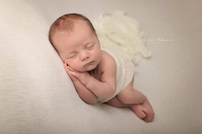 Neugeborenenfotografie Neugeborenenfotos Newbornportraits Newbornshoot Newborn Baby Photographer Babyshoot Babyfotografie Portrait Familie Cornelia Moebes Photography