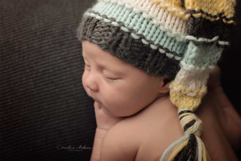 Neugeborenenfotografie Neugeborenenfotos Newbornportraits Newbornshoot Newborn Baby Photographer Babyshoot Babyfotografie Portrait Familie Cornelia Moebes Photography