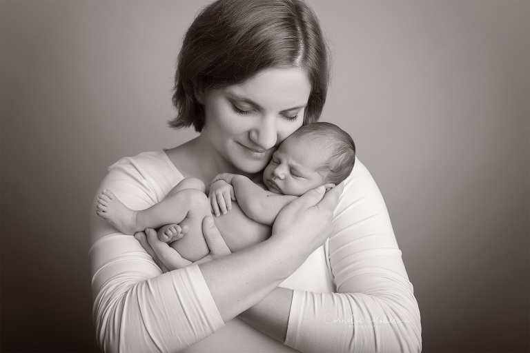 Neugeborenenfotografie Neugeborenenfotos Newbornportraits Newbornshoot Newborn Baby Photographer Babyshoot Babyfotografie Portrait Familie Cornelia Moebes Photography