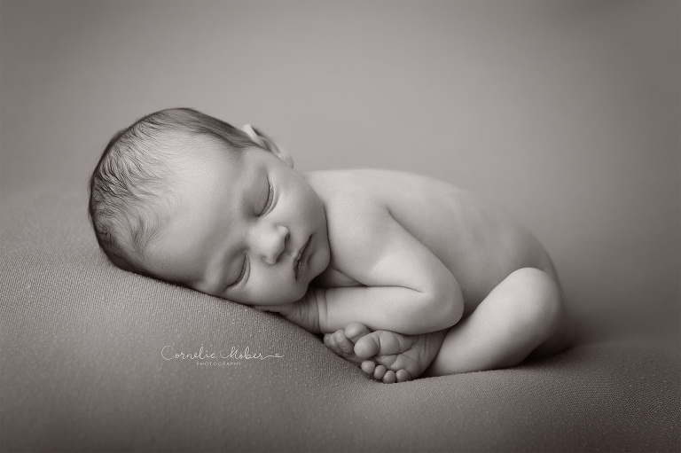 Neugeborenenfotografie Neugeborenenfotos Newbornportraits Newbornshoot Newborn Baby Photographer Babyshoot Babyfotografie Portrait Familie Cornelia Moebes Photography