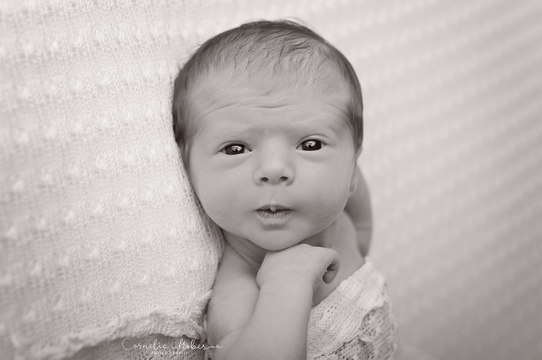 Babygirl Neugeborenenfotografie Neugeborenenfotos Newbornportraits Newbornshoot Newborn Baby Photographer Babyshoot Babyfotografie Portrait Familie Cornelia Moebes Photography