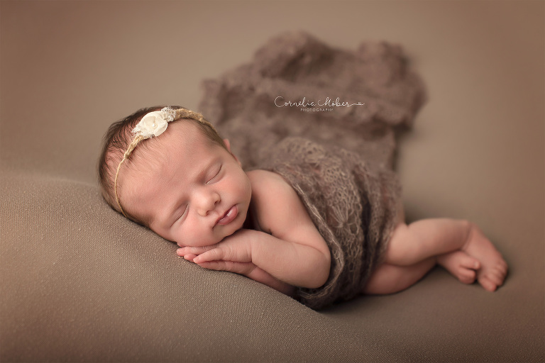 Babygirl Neugeborenenfotografie Neugeborenenfotos Newbornportraits Newbornshoot Newborn Baby Photographer Babyshoot Babyfotografie Portrait Familie Cornelia Moebes Photography