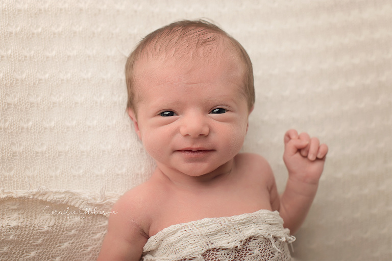 Babygirl Neugeborenenfotografie Neugeborenenfotos Newbornportraits Newbornshoot Newborn Baby Photographer Babyshoot Babyfotografie Portrait Familie Cornelia Moebes Photography