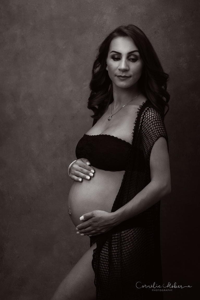 Schwangerschaftsfotografie Schwangerschaftsbilder maternity Babybauch Shooting Mom to be Mutterschaft Familienfotos Cornelia Moebes Photography Zug Zürich