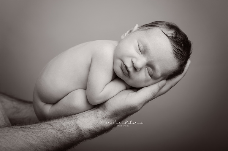 Babygirl Neugeborenenfotografie Neugeborenenfotos Newbornportraits Newbornshoot Newborn Baby Photographer Babyshoot Babyfotografie Portrait Familie Cornelia Moebes Photography