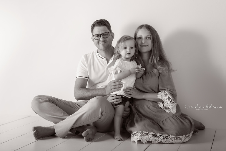 FineArt Portrait Kids Portraiture Fine Art Photography Kinderfotografie Porträt Familie Schwangerschaftsfotografie Schwangerschaftsbilder maternity Babybauch Shooting Mom to be Mutterschaft Familienfotos Cornelia Moebes Photography