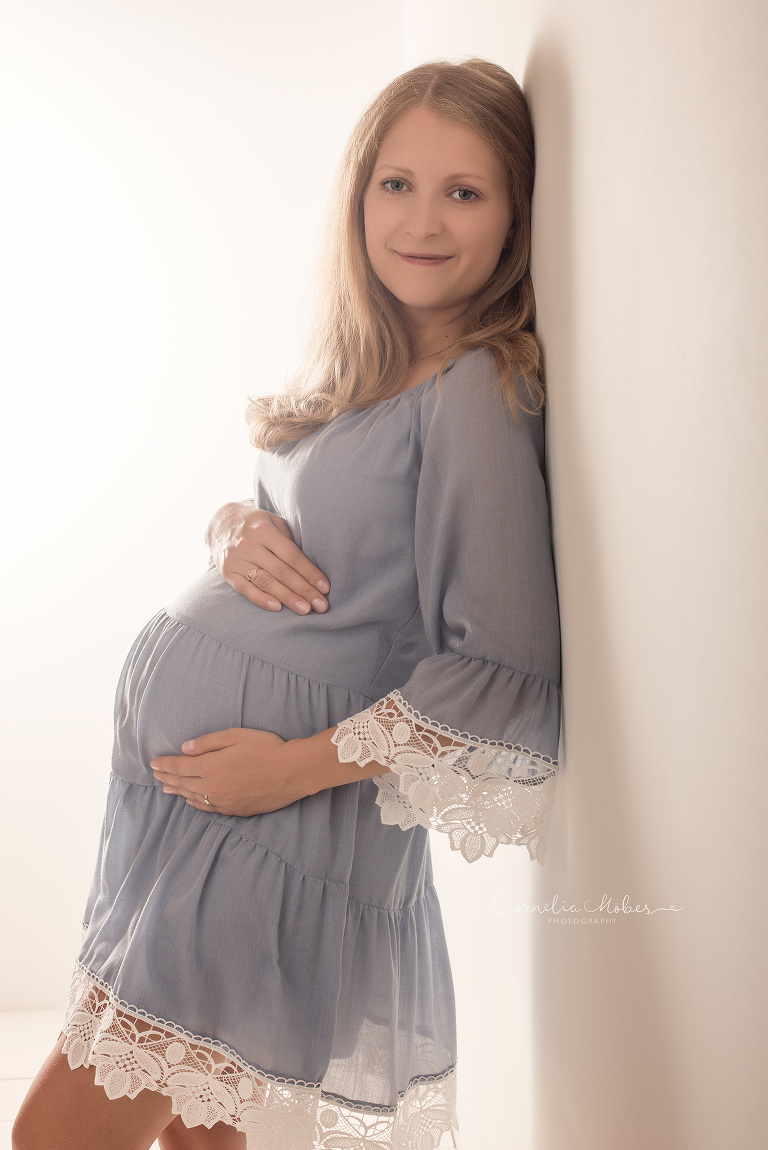 FineArt Portrait Kids Portraiture Fine Art Photography Kinderfotografie Porträt Familie Schwangerschaftsfotografie Schwangerschaftsbilder maternity Babybauch Shooting Mom to be Mutterschaft Familienfotos Cornelia Moebes Photography
