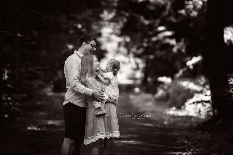 FineArt Portrait Kids Portraiture Fine Art Photography Kinderfotografie Porträt Familie Schwangerschaftsfotografie Schwangerschaftsbilder maternity Babybauch Shooting Mom to be Mutterschaft Familienfotos Cornelia Moebes Photography